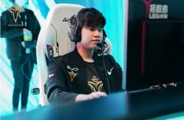 在下半场的 在下半场的